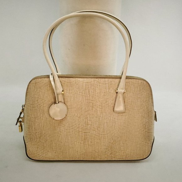 AUTHENTIC Salvatore Ferragamo Gancio Cream Shoulder Bag - Picture 7 of 13